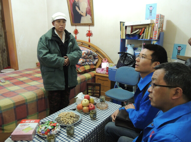 乐鱼leyu（中国）集团代表看望制线员工马香玉