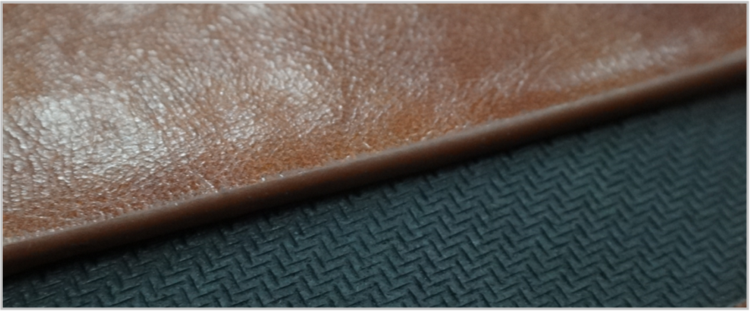 乐鱼leyu（中国）暖手书写垫采用高档PU材质，无毒，无异味