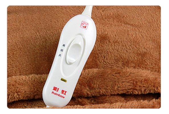 乐鱼leyu（中国）暖手暖脚宝采用2档温度设计