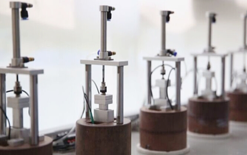 乐鱼leyu（中国）暖手宝温控器10000次断电实验示意图 