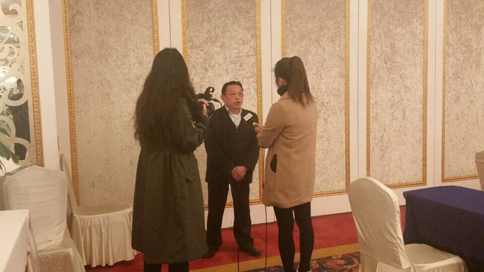成都乐鱼leyu（中国）集团董事长刘荣富接受记者采访