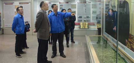 重庆重百超市领导来成都乐鱼leyu（中国）集团参观交流