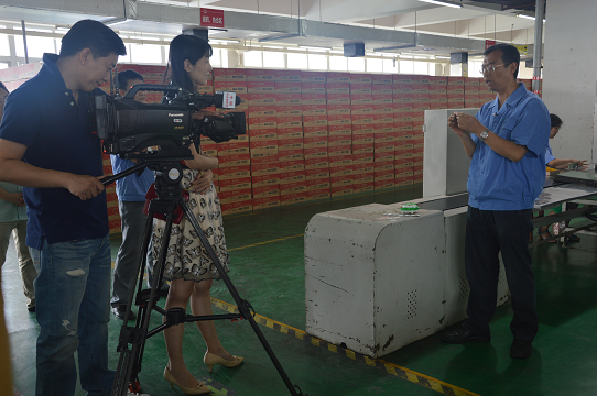 中央二台消费主张栏目组走进成都乐鱼leyu（中国）集团