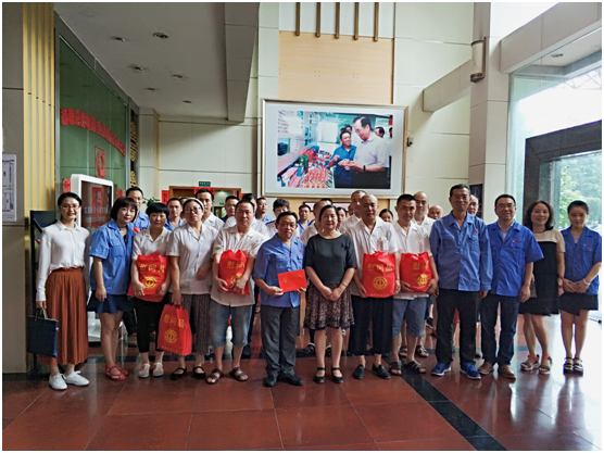 市总工会领导莅临成都乐鱼leyu（中国）集团慰问一线职工