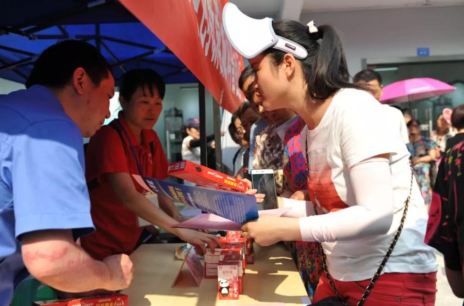 乐鱼leyu（中国）生活电器科普基地参加“2018年创新蓉城科普社区行”