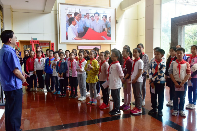 科技苑小学同学到成都乐鱼leyu（中国）集团科普基地参观