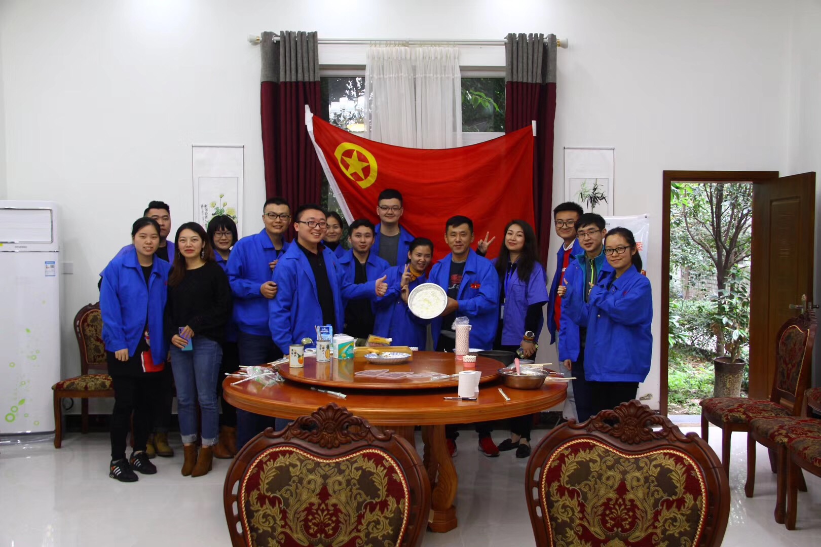 成都乐鱼leyu（中国）集团共青团“七彩青年俱乐部”第二弹之烘焙活动