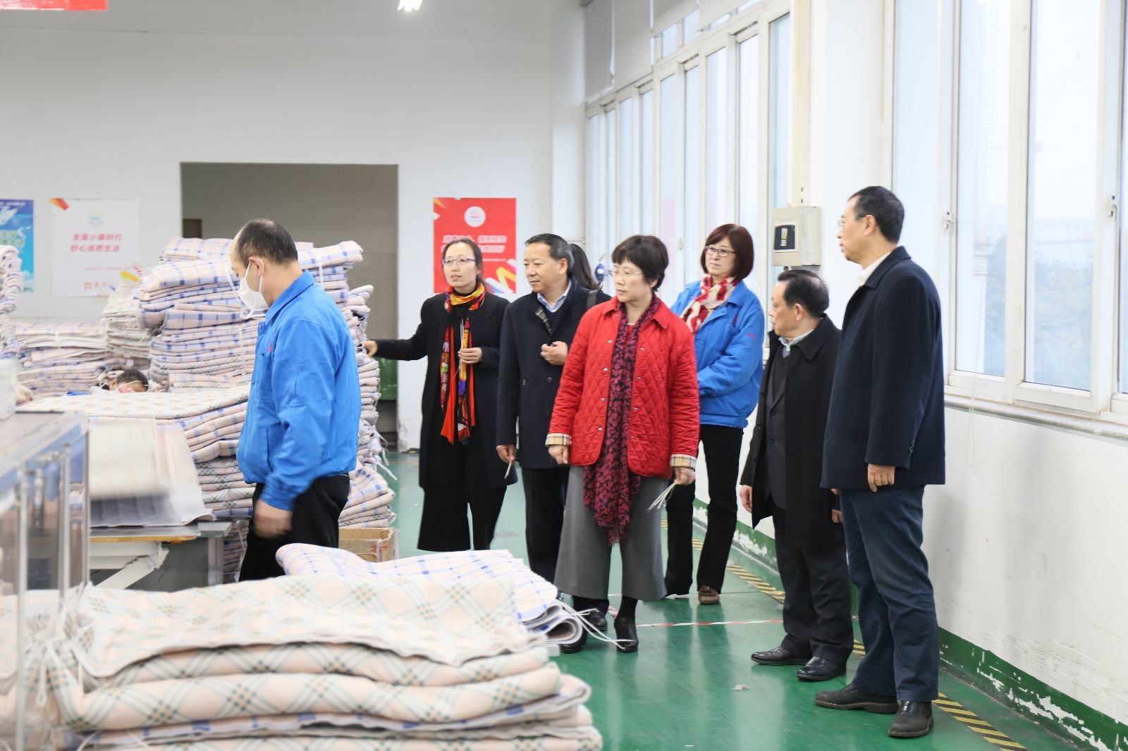 中国轻工业联合会副会长何烨一行莅临成都乐鱼leyu（中国）集团参观指导