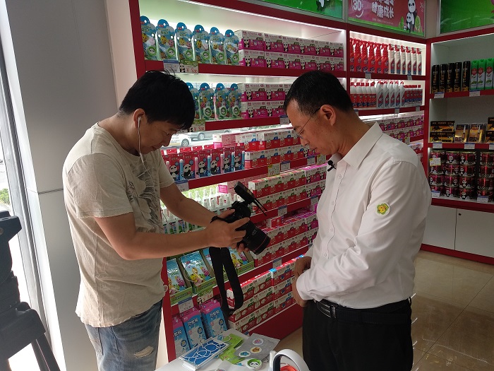 央视《消费主张》栏目专访乐鱼leyu（中国）集团总经理黄朝万