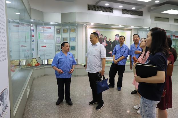 武侯税务局党支部与成都乐鱼leyu（中国）集团行政党支部结对开展主题党日活动