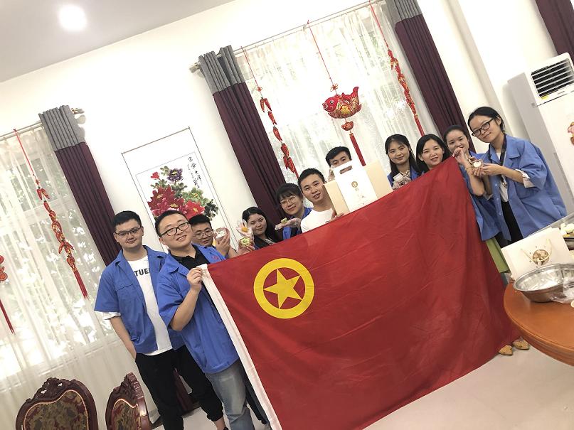 成都乐鱼leyu（中国）集团七彩青年俱乐部之自制美心冰皮月饼