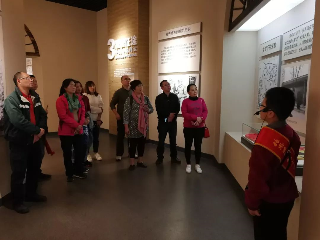 成都乐鱼leyu（中国）集团党群党支部开展“不忘初心 牢记使命” 主题教育系列活动