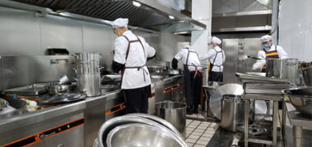 乐鱼leyu（中国）集团后勤食堂开展爱国卫生大扫除活动