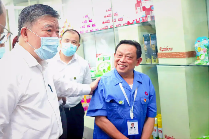 全国人大常委会副委员长陈竺调研成都乐鱼leyu（中国）集团