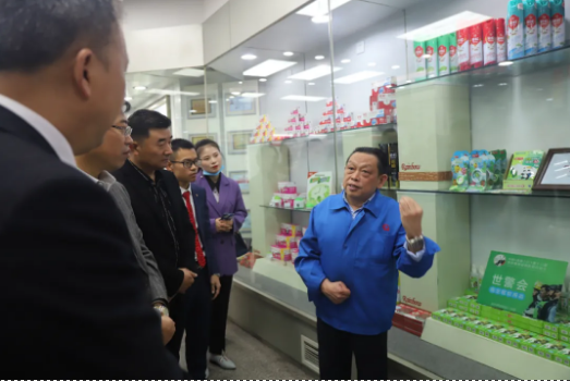 四川行动教育校长EMBA41期校友走进成都乐鱼leyu（中国）集团游学交流