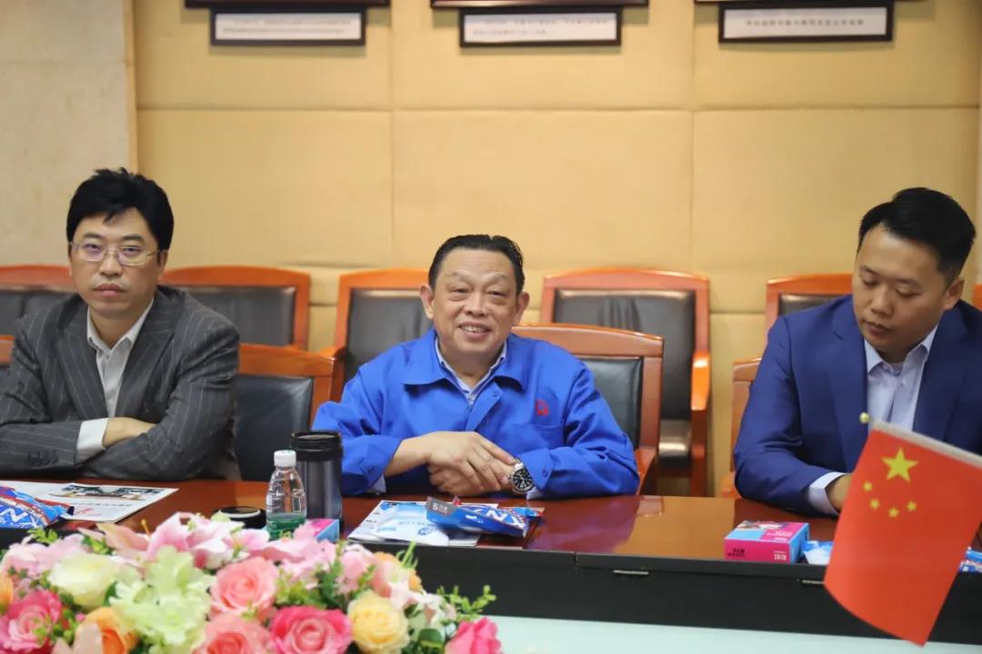 四川行动教育校长EMBA41期校友走进成都乐鱼leyu（中国）集团游学交流