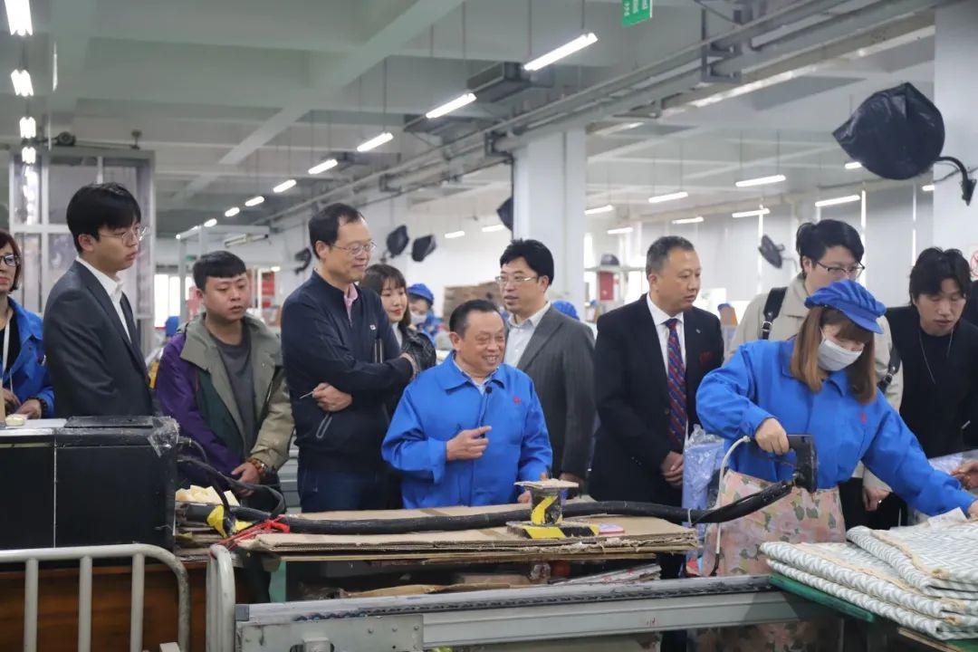 四川行动教育校长EMBA41期校友走进成都乐鱼leyu（中国）集团游学交流