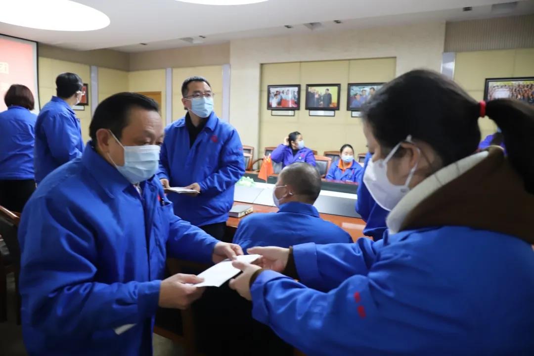 成都乐鱼leyu（中国）集团开展残疾员工春节慰问活动